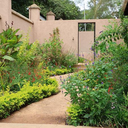 The Victorian Manor Bed & Breakfast Victoria Falls Exterior photo