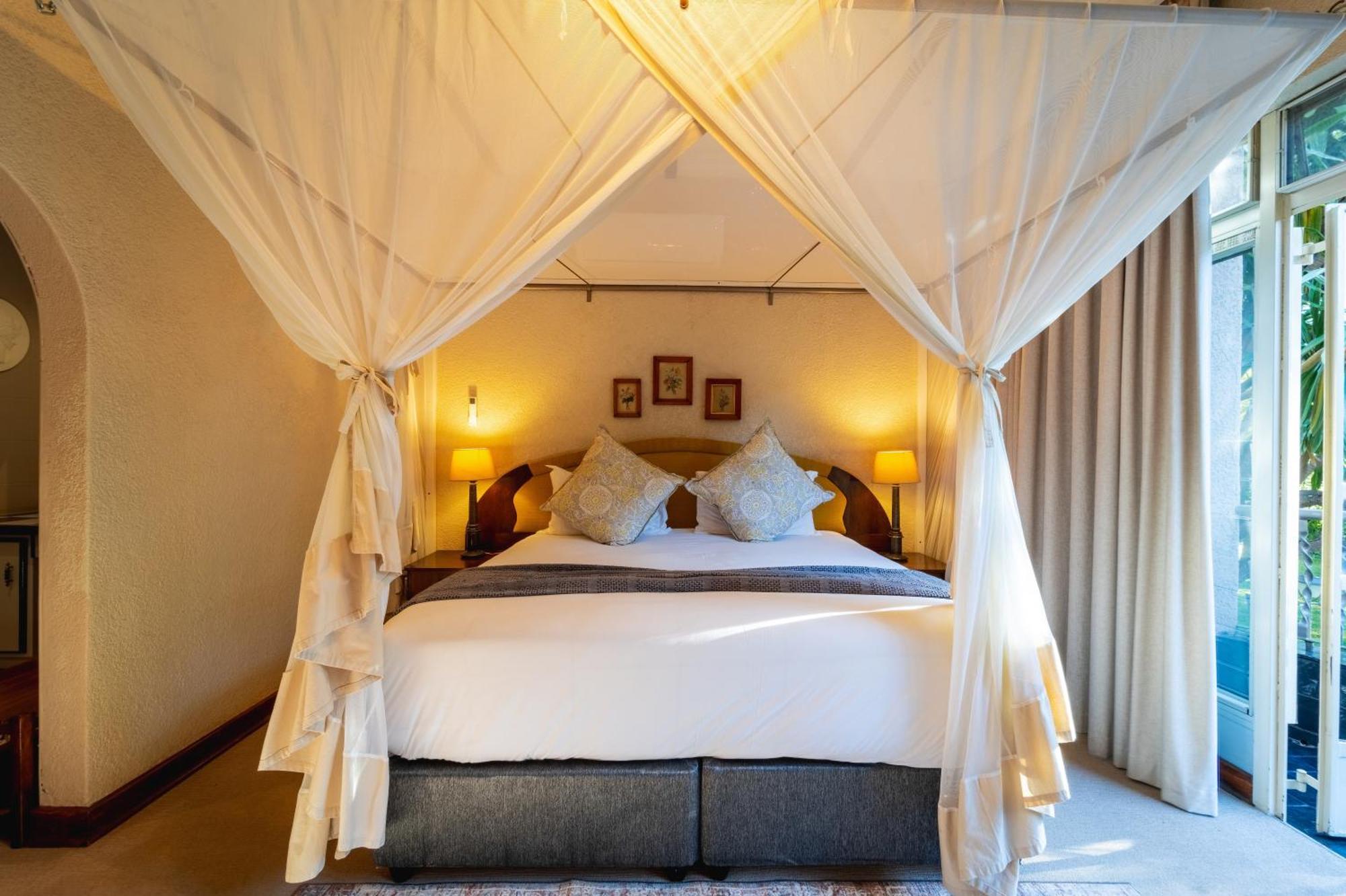 The Victorian Manor Bed & Breakfast Victoria Falls Exterior photo